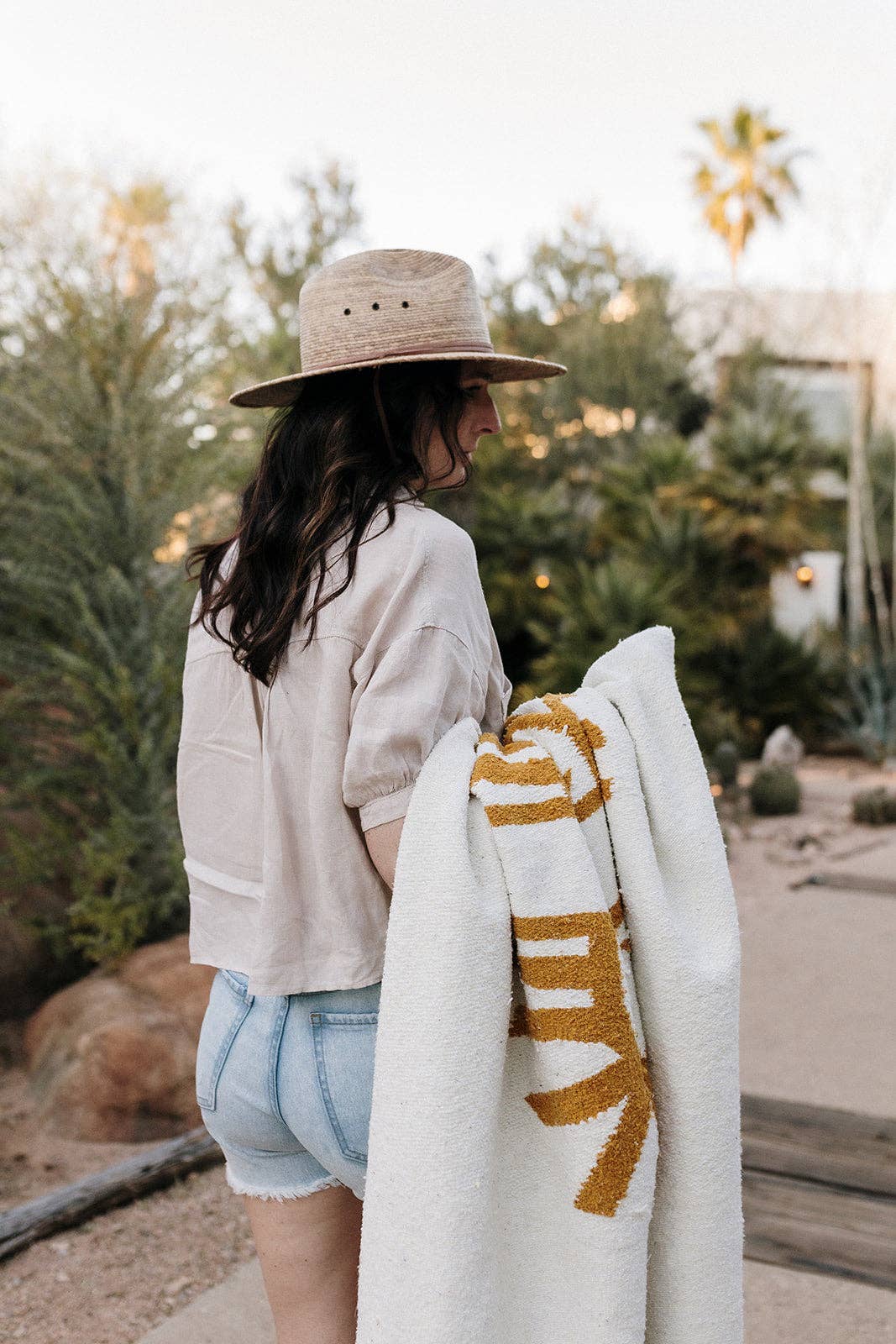 Amigas Del Sol // Handwoven Blanket - Image 10
