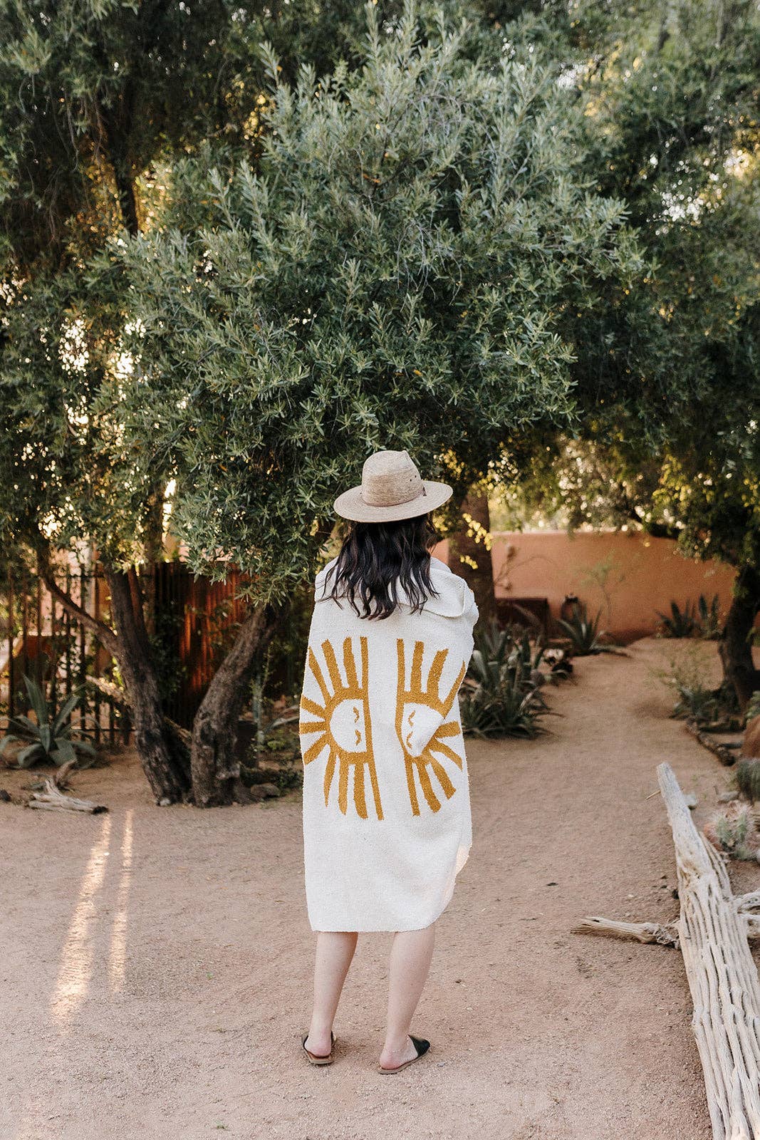 Amigas Del Sol // Handwoven Blanket - Image 4