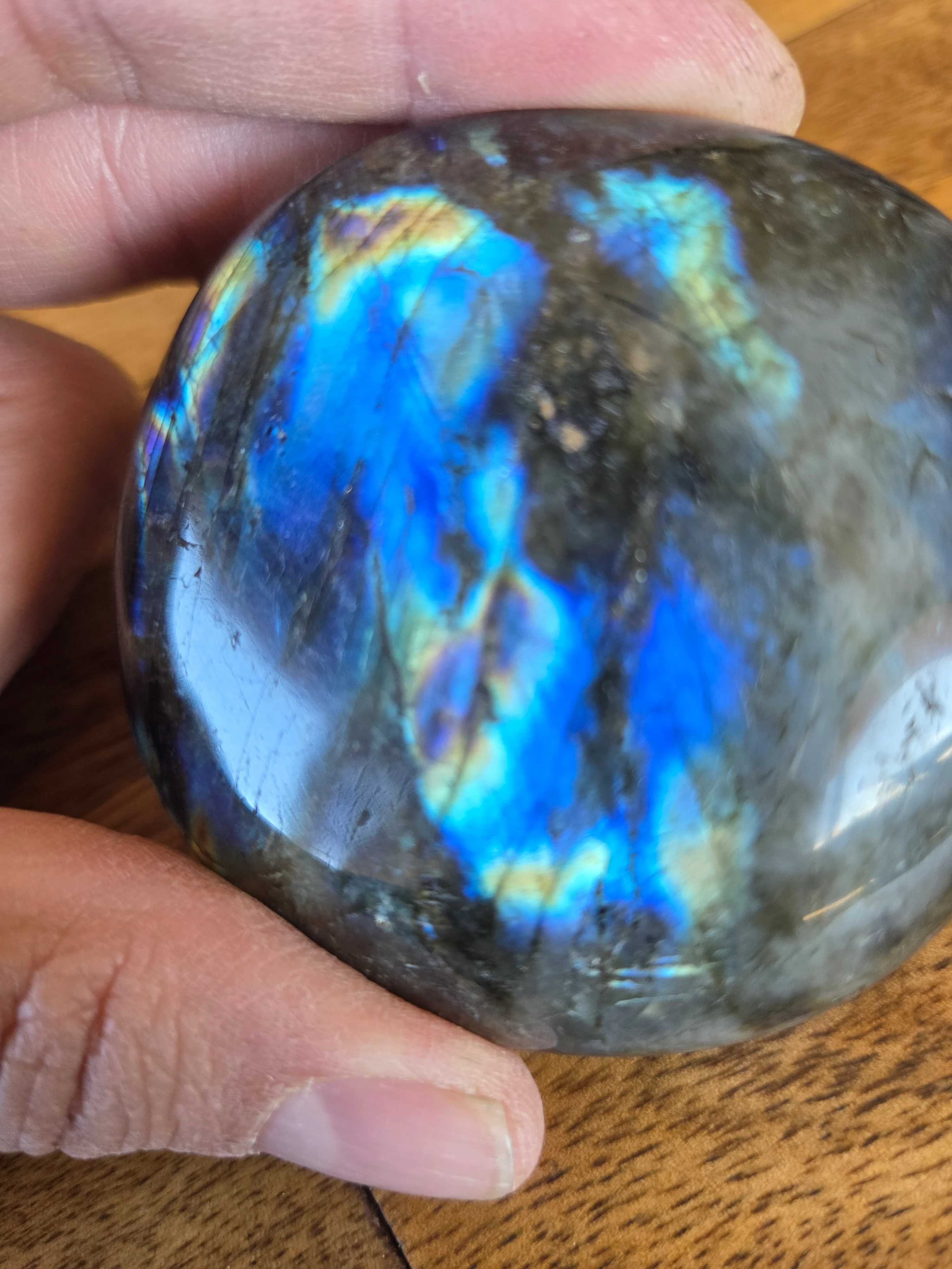 Labradorite Palm Stones - Large Size - Image 11
