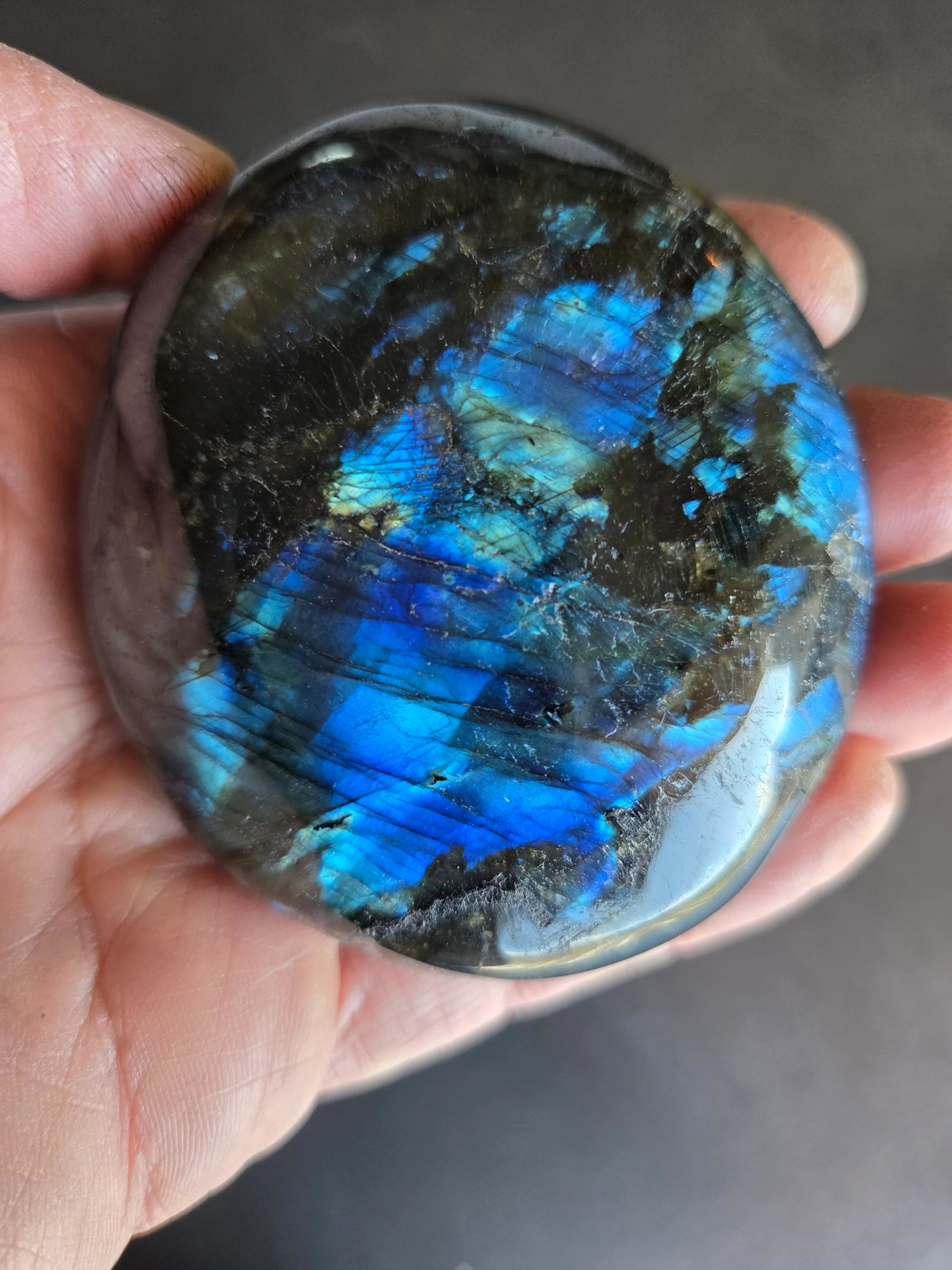 Labradorite Palm Stones - Large Size - Image 6