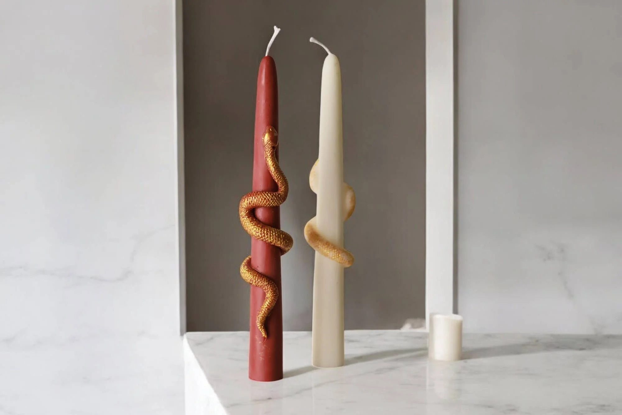 Taper Candle with Gold Snake 9.5x1in - Image 7